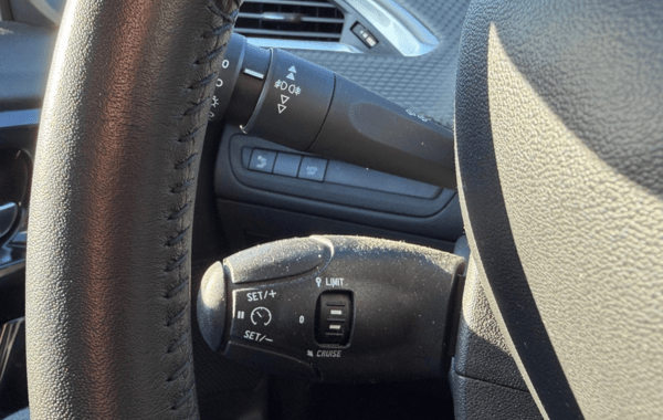 peugeot-208-1-5-bluehdi-100ch-e6-c-signature-bvm5-5p - 159264686