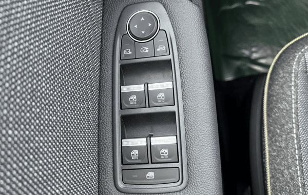 renault-captur-ii-1-8-e-tech-full-hybrid-160ch-techno-25 - 159884686