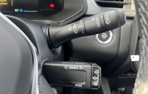 renault-captur-ii-1-8-e-tech-full-hybrid-160ch-techno-25 - 159884686