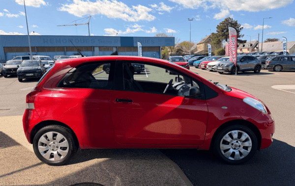 toyota-yaris-100-vvt-i-start-stop-confort-3p - 160464686