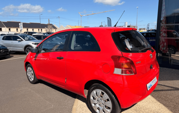toyota-yaris-100-vvt-i-start-stop-confort-3p - 160464686