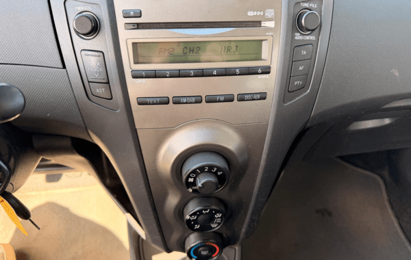 toyota-yaris-100-vvt-i-start-stop-confort-3p - 160464686