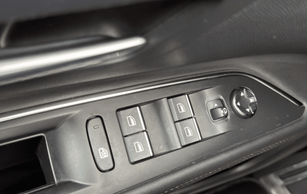 peugeot-3008-1-5-bluehdi-130ch-s-s-gt-eat8 - 160474686