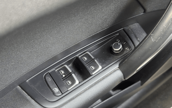 audi-a1-sportback-1-0-tfsi-95ch-ultra - 160764686