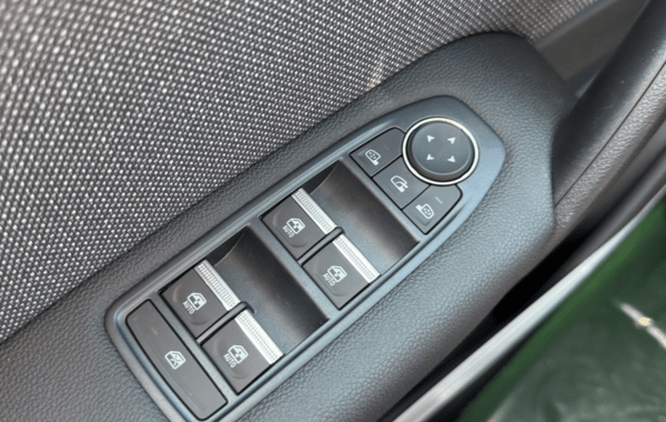 renault-captur-ii-1-8-e-tech-full-hybrid-160ch-techno-25 - 161434686