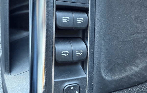 mercedes-gla-200-d-150ch-business-line-8g-dct - 163054686