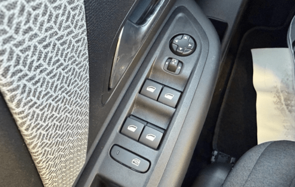 citroen-c4-1-5-bluehdi-130ch-s-s-max-automatique - 163604686