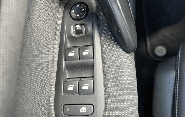 peugeot-308-1-5-bluehdi-130ch-s-s-allure-eat8 - 165014686