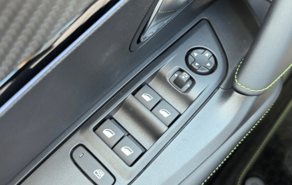 peugeot-2008-1-2-hybrid-145ch-gt-e-dcs6 - 165604686