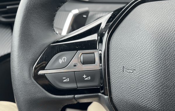peugeot-208-1-2-hybrid-110ch-allure-e-dcs6 - 165744686