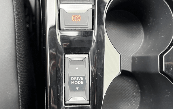 peugeot-208-1-2-hybrid-110ch-allure-e-dcs6 - 165744686
