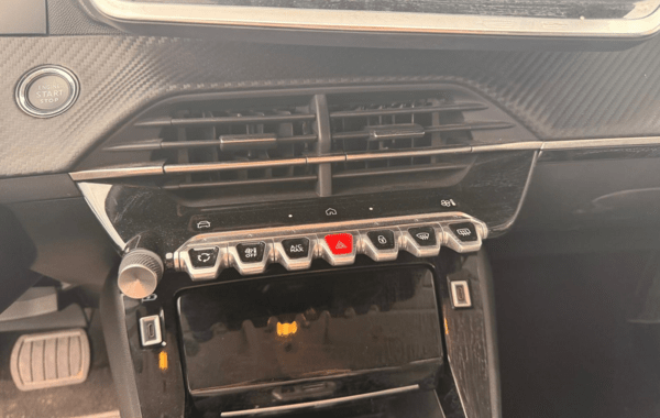 peugeot-208-1-2-hybrid-110ch-allure-e-dcs6 - 165754686