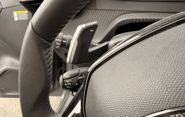 peugeot-208-1-2-hybrid-110ch-allure-e-dcs6 - 165754686