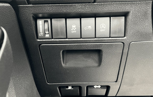 isuzu-d-max-2-2-ddi-164ch-nitro-sport-space-a-t - 165784686