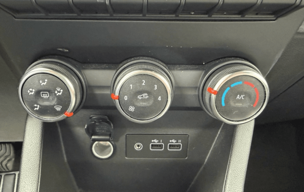 renault-clio-v-1-5-dci-100ch-evolution-25 - 165804686