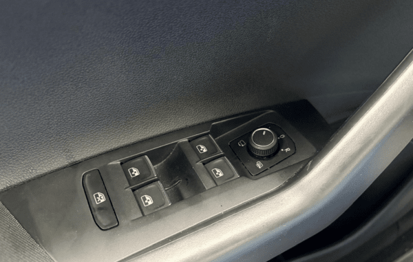 volkswagen-taigo-1-0-tsi-116ch-r-line-dsg7 - 166914686