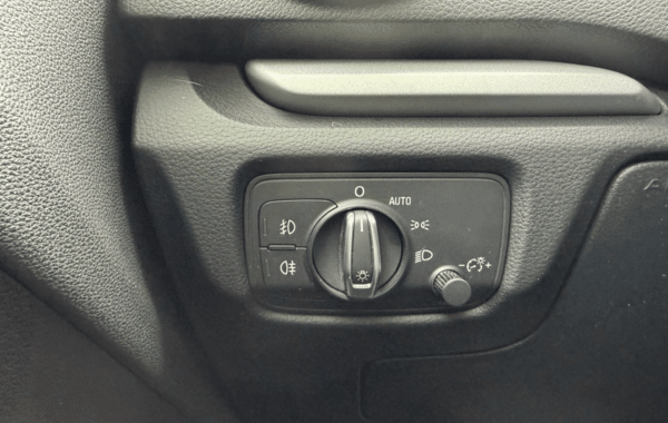 audi-a3-berline-1-4-tfsi-125ch-ambition - 166944686