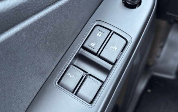 isuzu-d-max-2-2-ddi-164ch-b-strong-space-m-t - 167864686