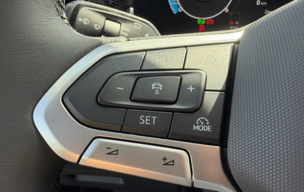 volkswagen-tiguan-2-0-tdi-150ch-life-dsg7 - 168444686