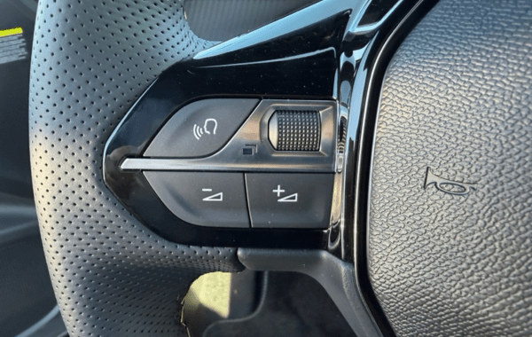 peugeot-2008-1-2-hybrid-145ch-gt-e-dcs6 - 168594686