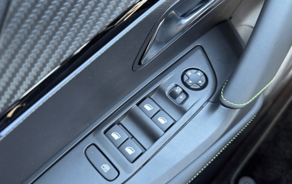 peugeot-2008-1-2-hybrid-145ch-gt-e-dcs6 - 168594686