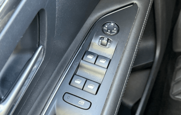 peugeot-3008-1-5-bluehdi-130ch-s-s-allure-eat8 - 168654686
