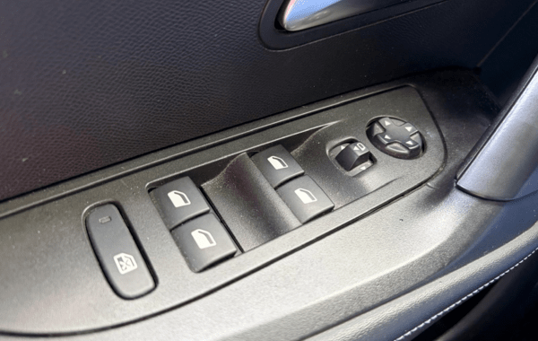 peugeot-2008-1-2-puretech-130ch-s-s-allure - 168954686