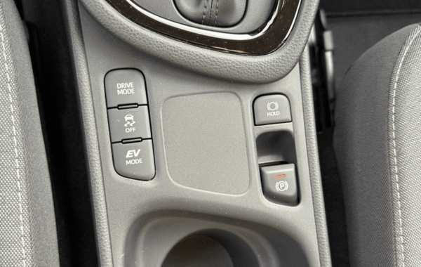 toyota-yaris-116h-design-5p-my25 - 169174686