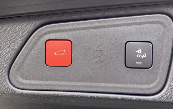 peugeot-3008-1-2-puretech-130ch-s-s-gt-eat8 - 82194686