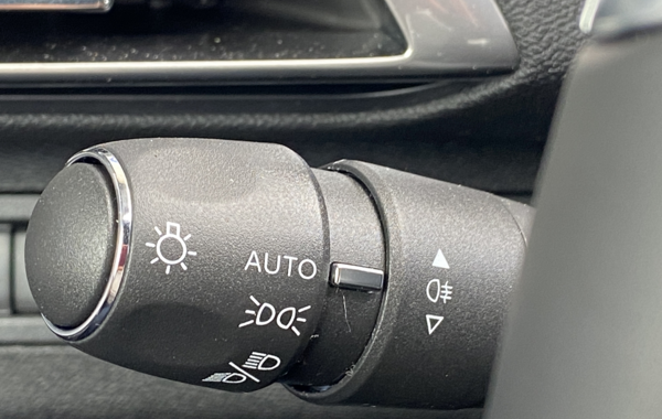 peugeot-3008-1-2-puretech-130ch-s-s-gt-eat8 - 82194686