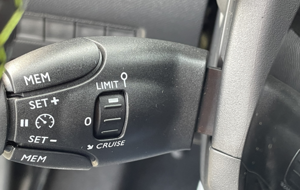 peugeot-208-1-2-puretech-130ch-s-s-gt-eat8 - 97754686