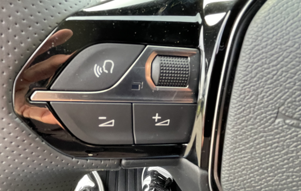 peugeot-208-1-2-puretech-130ch-s-s-gt-eat8 - 97754686
