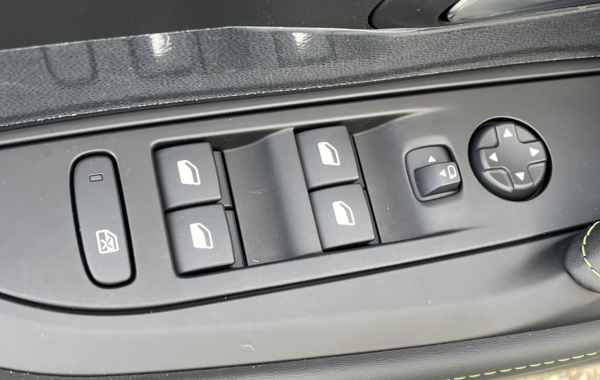 peugeot-208-1-2-puretech-130ch-s-s-gt-eat8 - 97754686