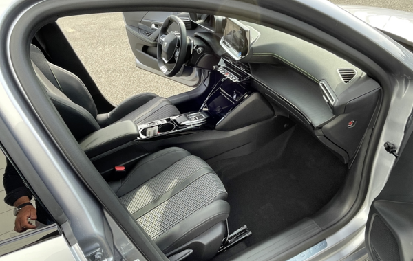peugeot-208-1-2-puretech-130ch-s-s-gt-eat8 - 97754686