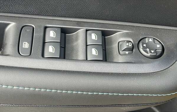 peugeot-208-1-2-puretech-100ch-s-s-allure-118g - 627104713