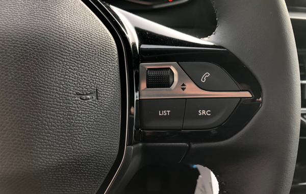 peugeot-2008-1-2-puretech-100ch-s-s-allure - 631754713