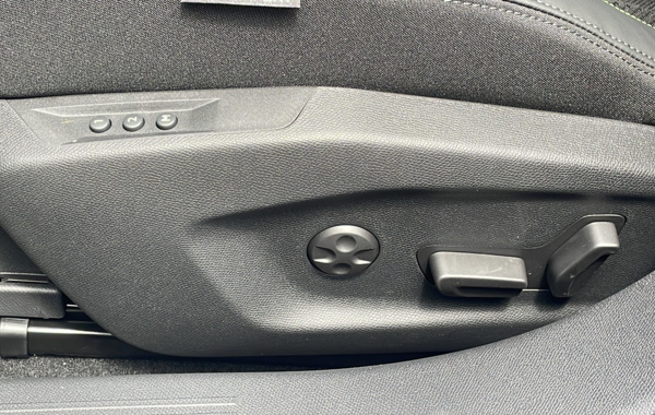 peugeot-308-1-2-puretech-130ch-s-s-gt-eat8 - 665384713