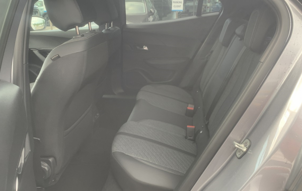 peugeot-2008-1-2-puretech-130ch-s-s-allure-eat8 - 710944713