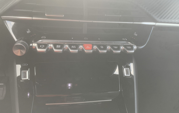 peugeot-2008-1-2-puretech-130ch-s-s-allure-eat8 - 710944713