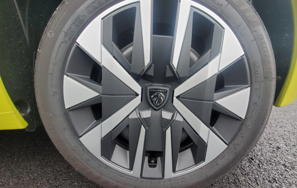 peugeot-208-1-2-puretech-75ch-s-s-active - 756764713