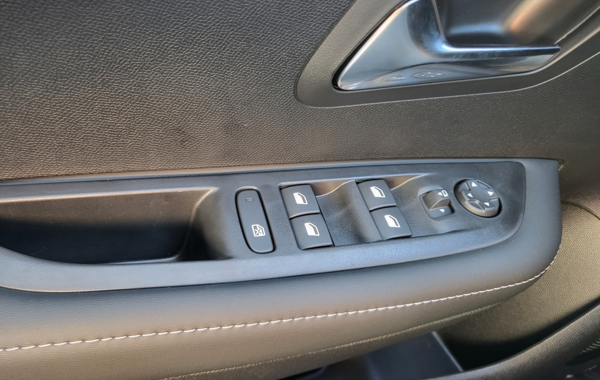 peugeot-208-1-2-puretech-100ch-s-s-allure - 773244713