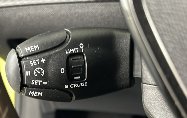 peugeot-208-1-2-puretech-100ch-s-s-active - 779874713