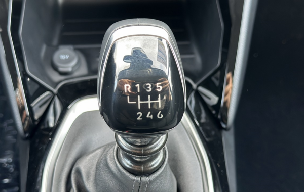 peugeot-208-1-2-puretech-100ch-s-s-allure - 781854713