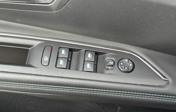 peugeot-3008-1-5-bluehdi-130ch-s-s-allure-pack-eat8 - 812204713