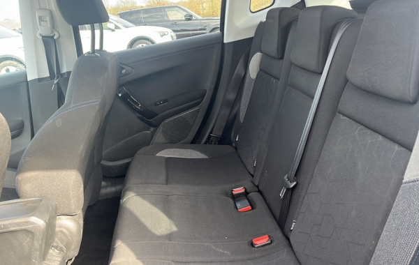 peugeot-2008-1-2-puretech-130ch-e6-c-signature-s-s - 826774713