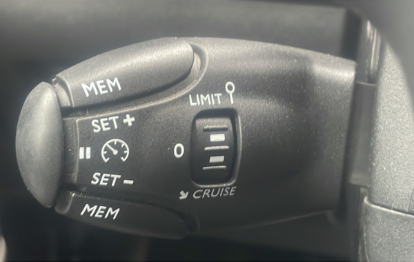 peugeot-2008-1-5-bluehdi-130ch-s-s-allure-eat8 - 832284713