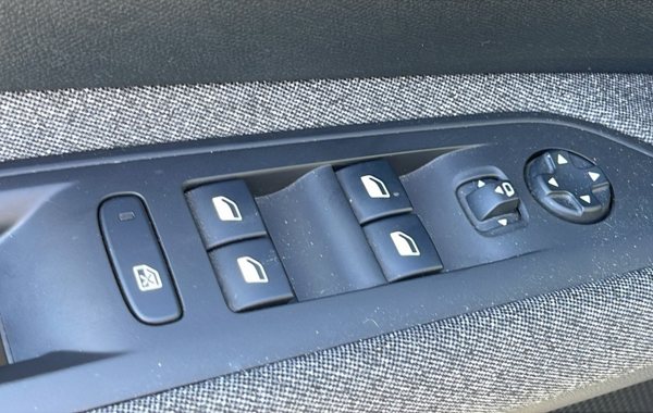 peugeot-3008-1-5-bluehdi-130ch-s-s-active-business-eat8 - 832724713