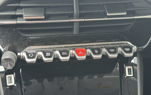 peugeot-2008-1-2-puretech-130ch-s-s-allure-eat8 - 841534713