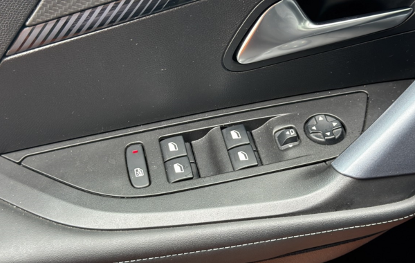 peugeot-2008-1-2-puretech-130ch-s-s-allure-eat8 - 841534713