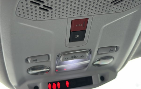 peugeot-2008-1-2-puretech-130ch-s-s-allure-eat8 - 841534713